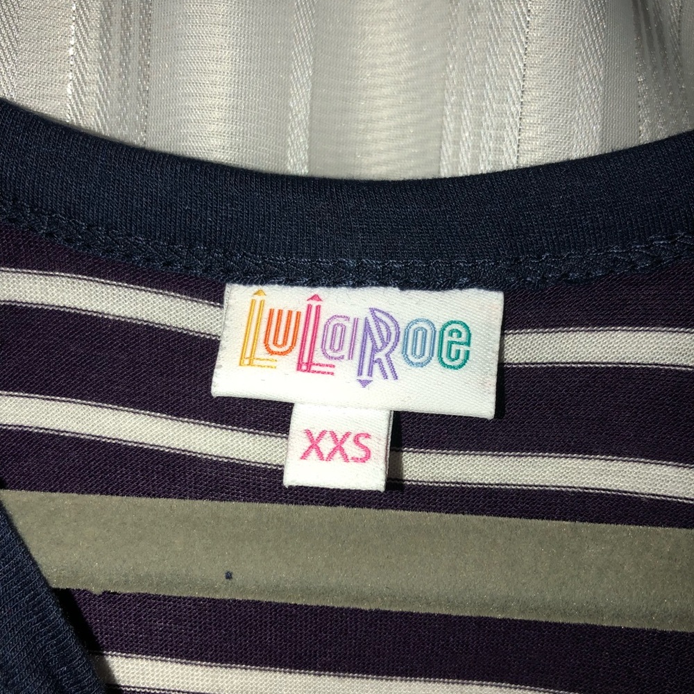 LULAROE Randy Tee - Picture 2 of 3